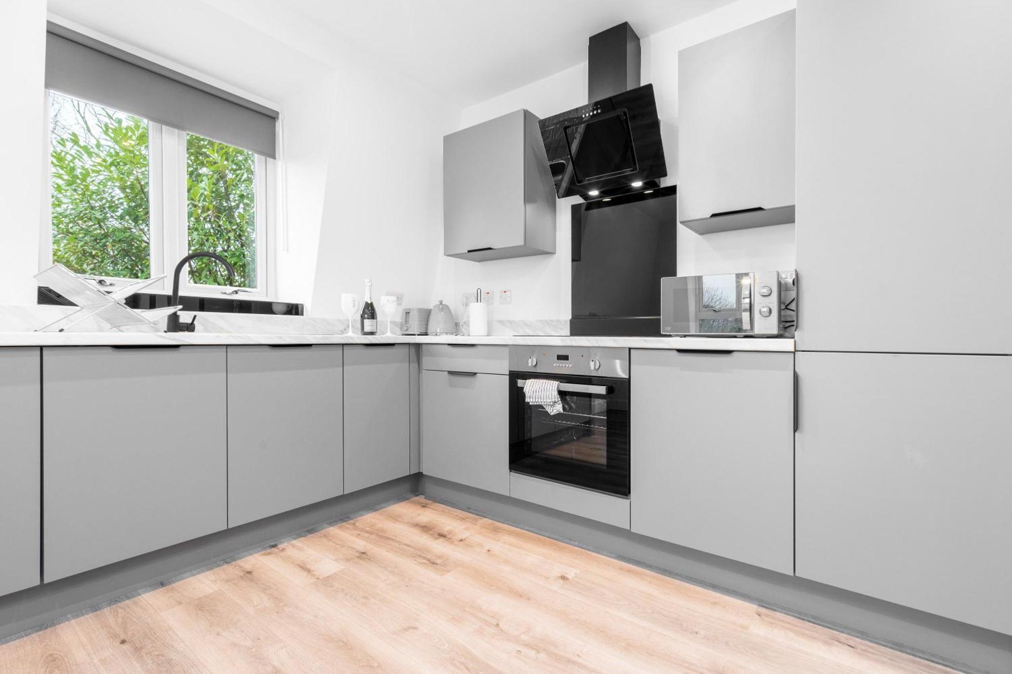 Stylish 2 Bedroom Apartment - Balcony - Secure Parking - Top Rated - 5Mc Бирмингем Экстерьер фото